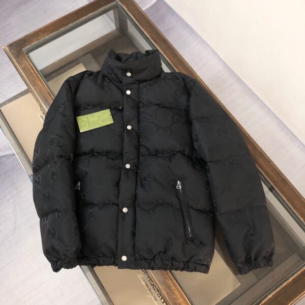 GUCCIグッチ2024年秋冬最新作のダーク柄ジャカードダウンジャケット148767
