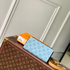 m14783新品Zippyファスナー縦型財布スカイブルー☆免税品質